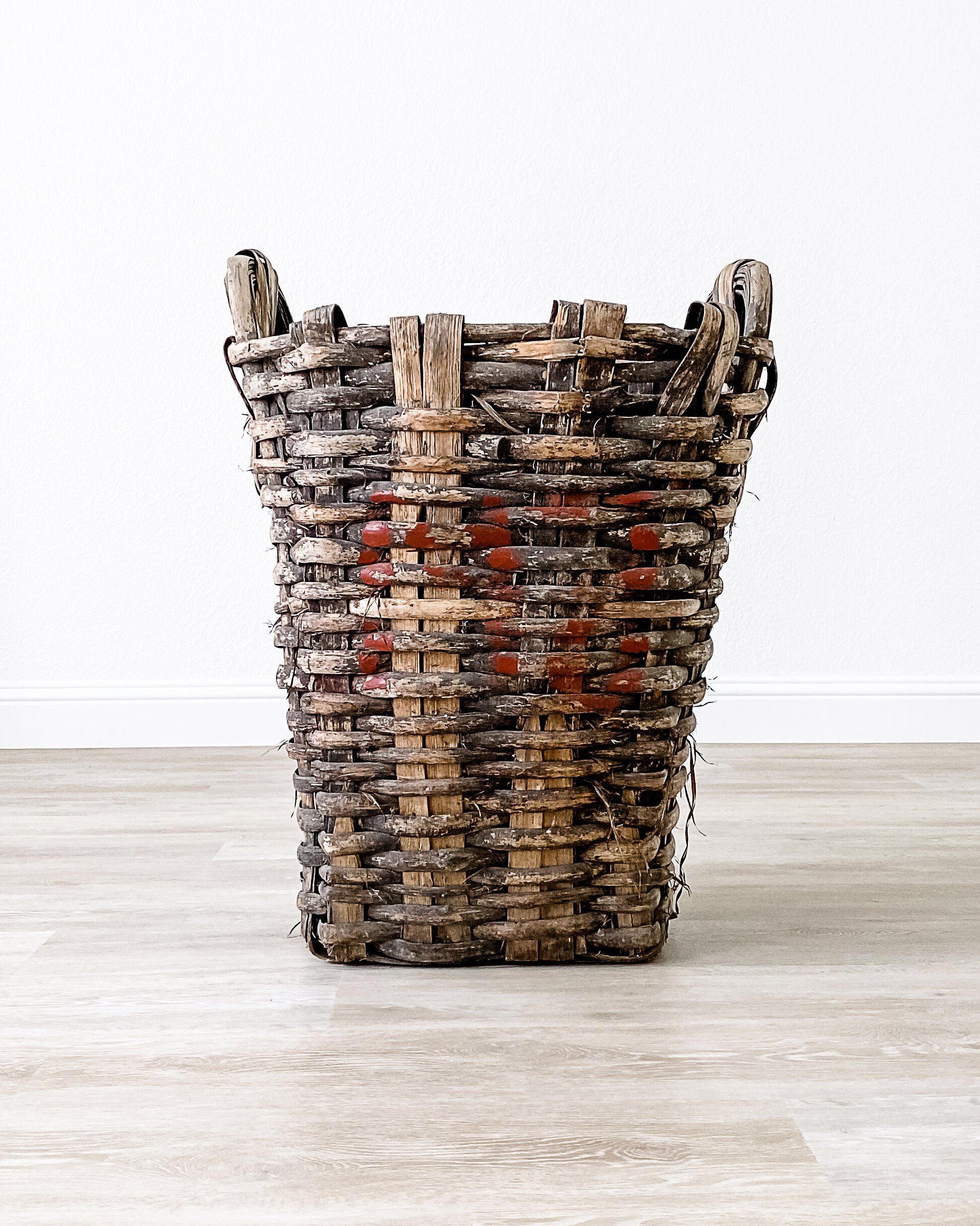 Geraud Lafitte　フランス　ヴィンテージ　オーク　真鍮　バスケット Antique Grape Harvest Basket — East End Salvage